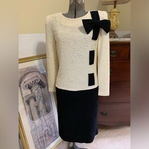 Vintage 90s Ivory & Black  Textured Bow Dress Size 8 Made in the USA